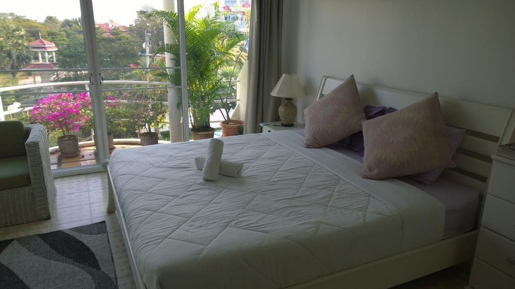 Corner Cafe Bed & Breakfast HHQ Buitenkant foto