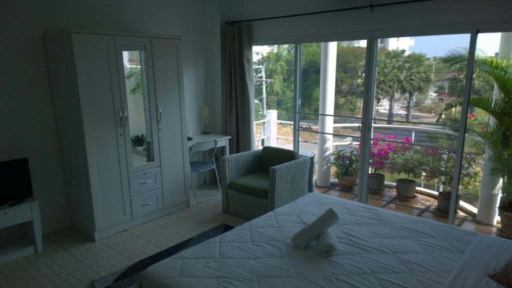 Corner Cafe Bed & Breakfast HHQ Buitenkant foto