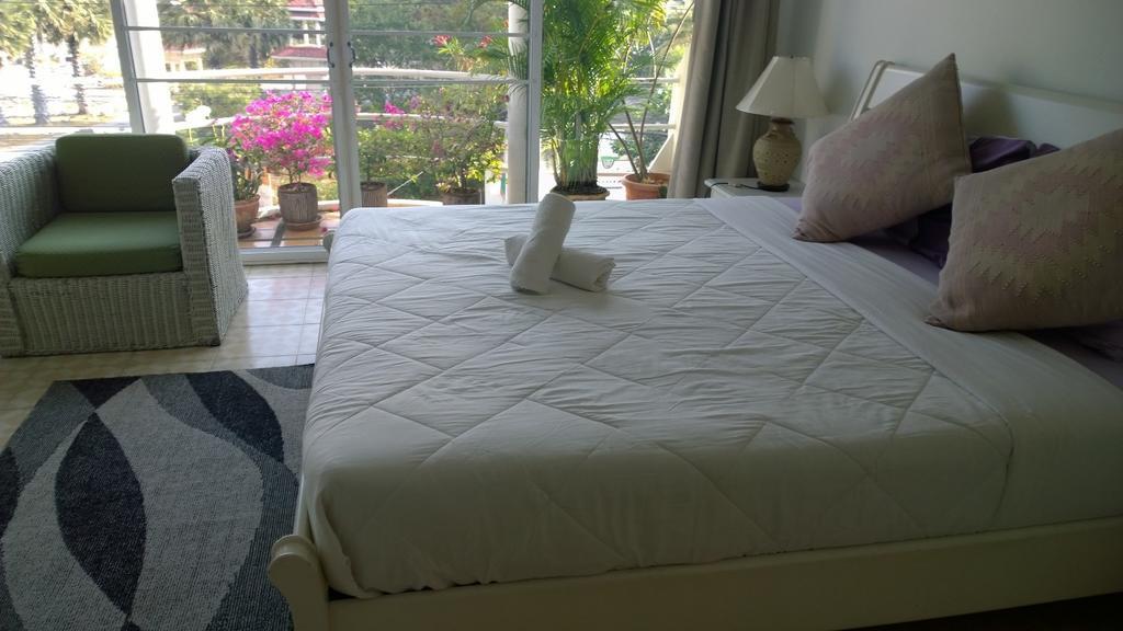 Corner Cafe Bed & Breakfast HHQ Buitenkant foto