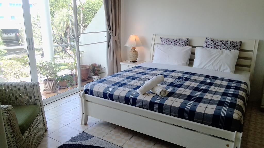 Corner Cafe Bed & Breakfast HHQ Buitenkant foto