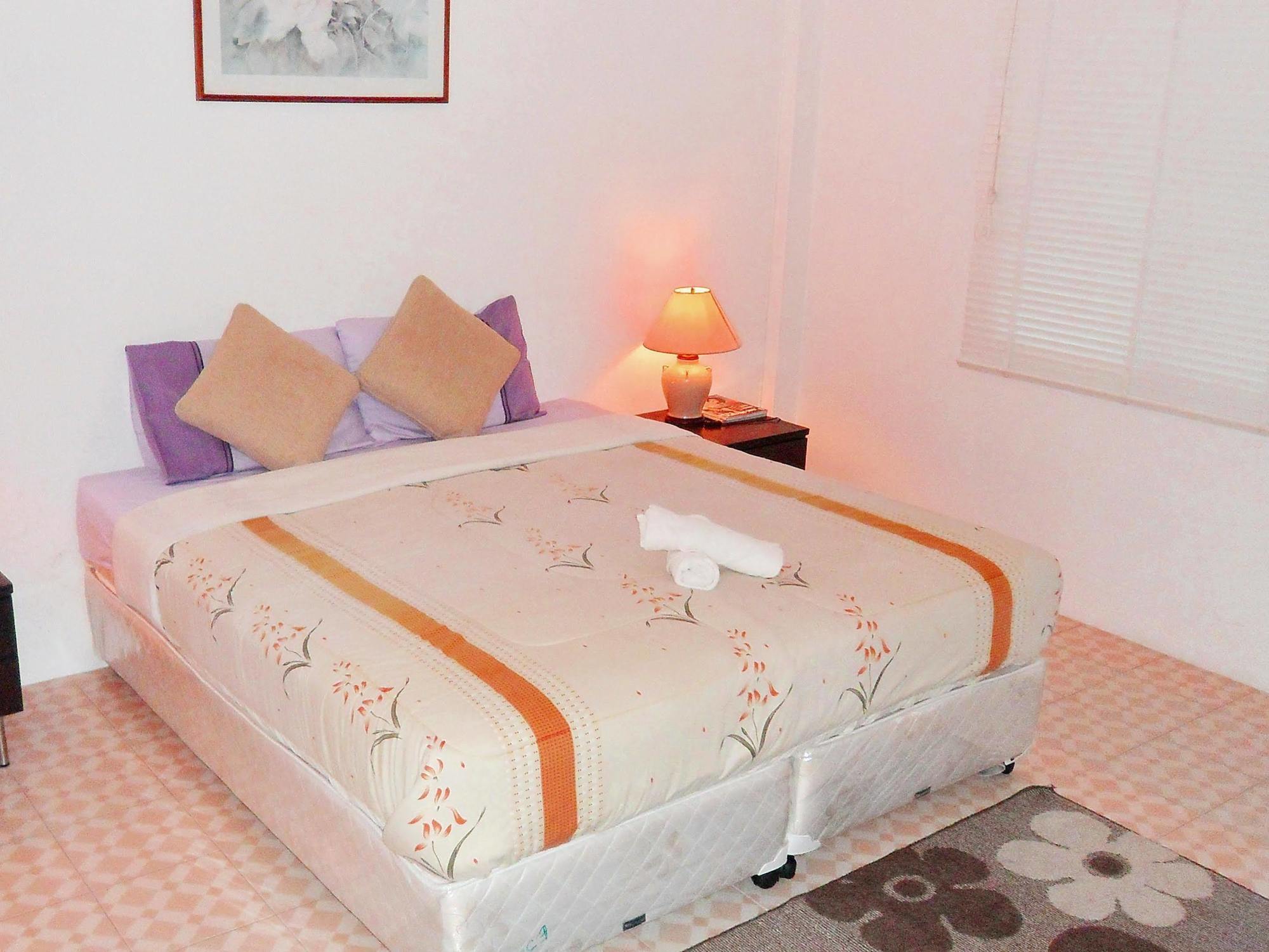 Corner Cafe Bed & Breakfast HHQ Buitenkant foto